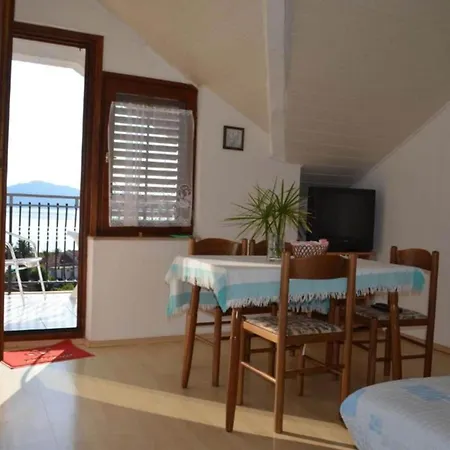 Two Bedroom With Terrace And Sea View 5 Апартаменты Градац